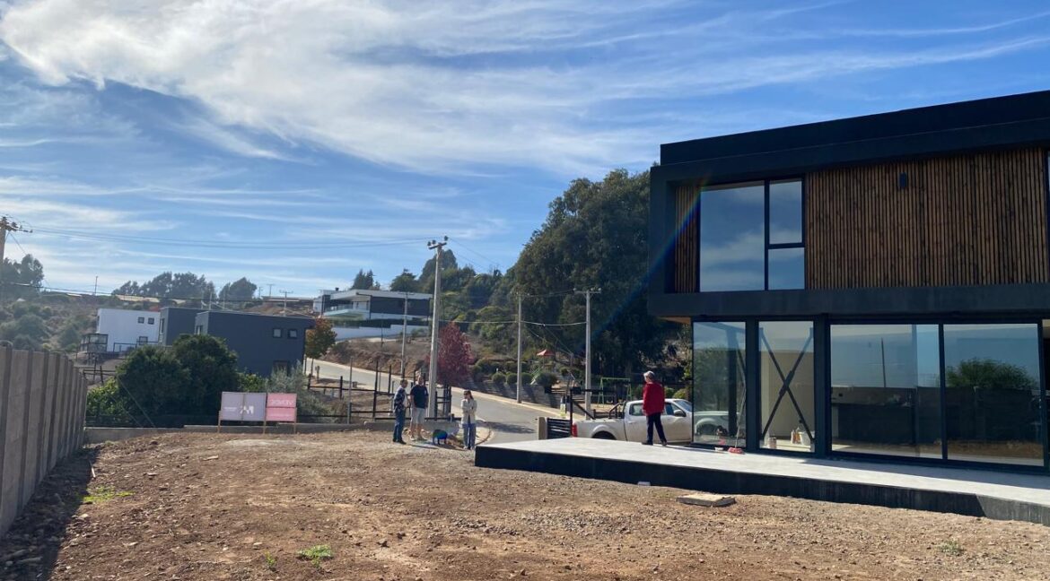 67c677ce-741d-4a25-a4d7-59230247e903