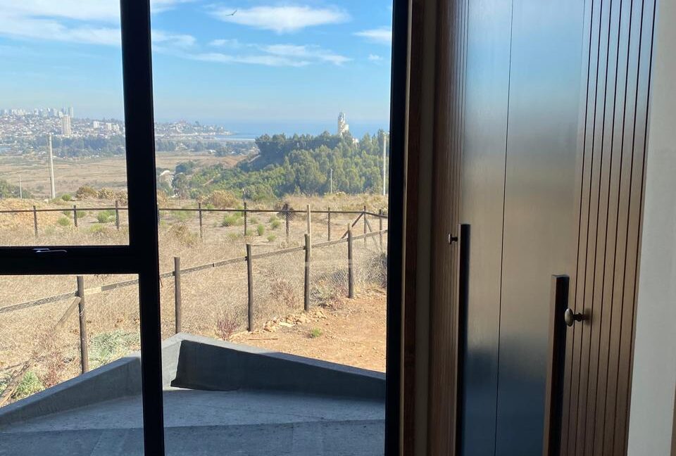 b61a30ac-bcd9-4ac5-ab98-7d94a0d9417e