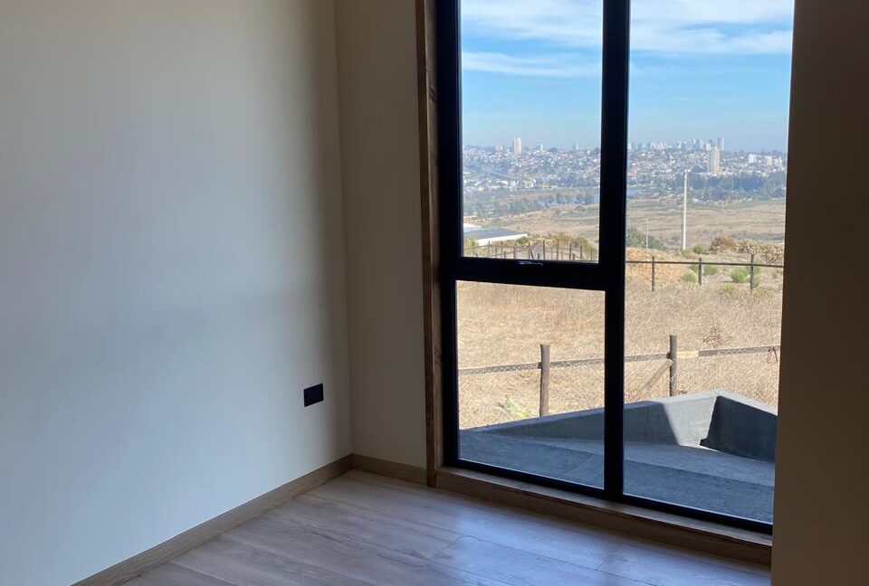 e7e961fd-6ff6-4006-8053-c5e11d724b3f